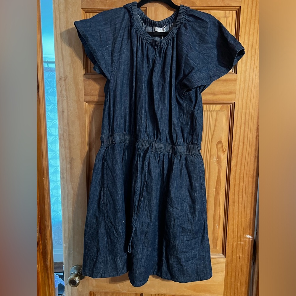 “✨ Free Assembly Short Sleeve Denim Dress - Casual & Country Vibes ✨